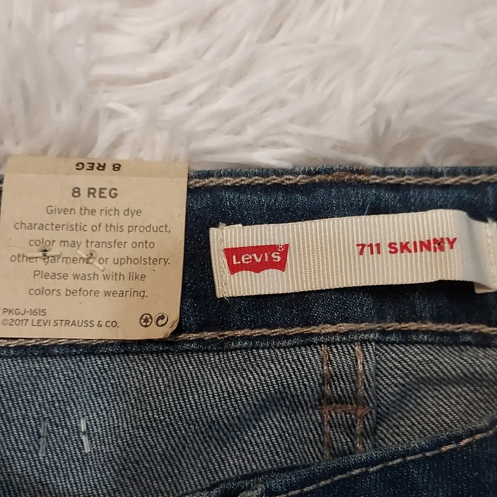 Levi's 711 Skinny Jeans